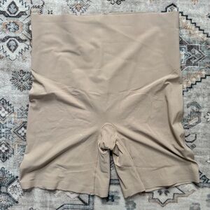 Yummie High-Waisted Shaping Short - Seamless Compression - Nude - Medium